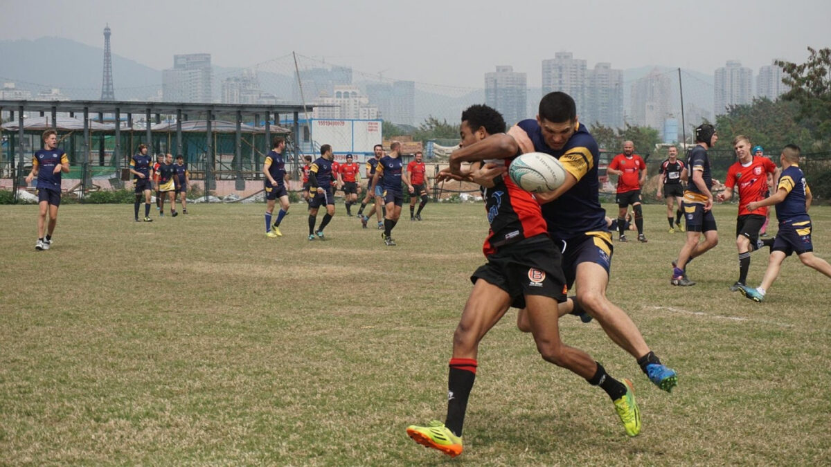 Chaussures de rugby : comment choisir ses crampons selon son terrain et son poste ?